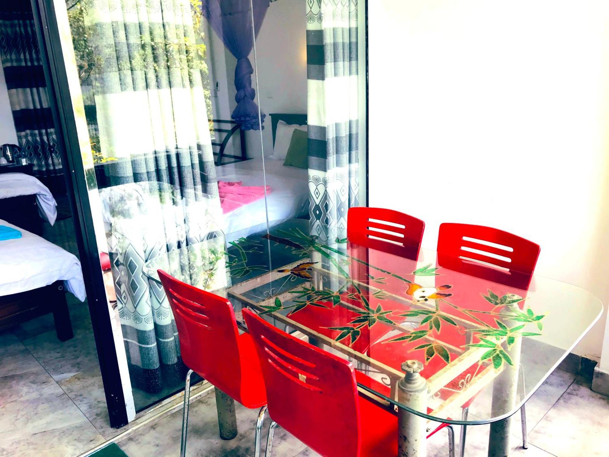 אלה 9 Arch View Rest Inn מראה חיצוני תמונה