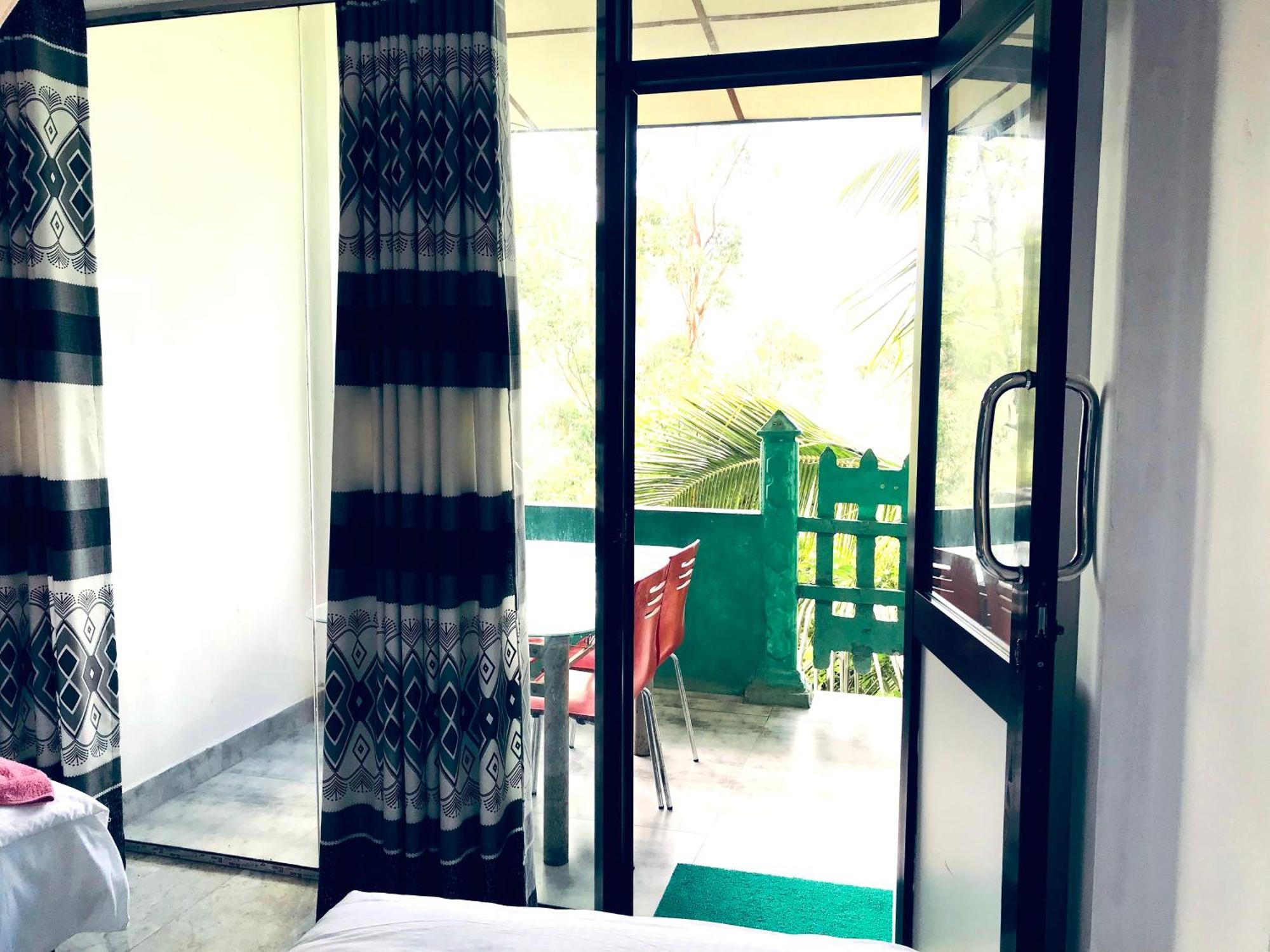 אלה 9 Arch View Rest Inn מראה חיצוני תמונה
